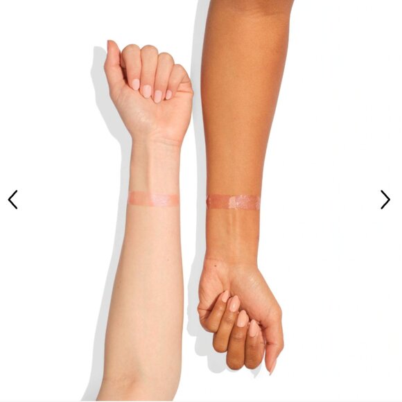 CHARLOTTE  TILBURY | Big Lip Plumpgasm Plumping Lip Gloss | Strawberry Chocolate - Picture 4 of 4